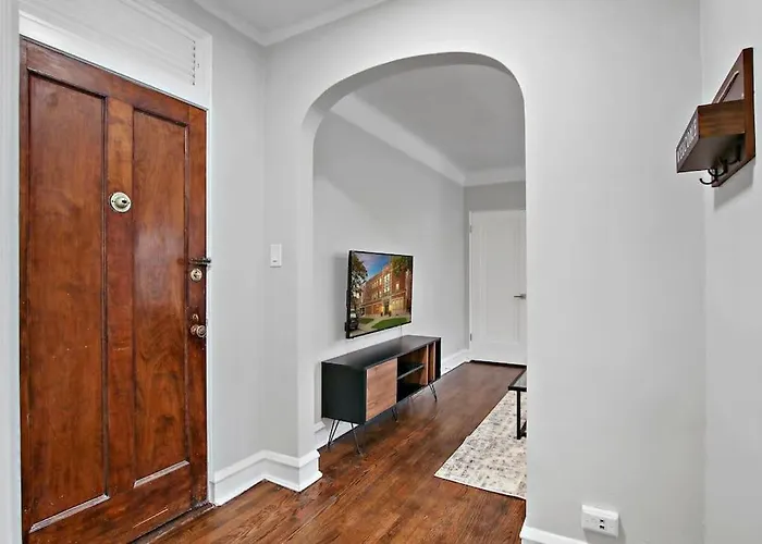 Lovely 1br In - Elmwood 105